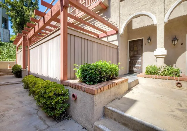 4th image of 2569 Navarra Dr #C, Carlsbad, CA 92009 | MLS# NDP2607280
