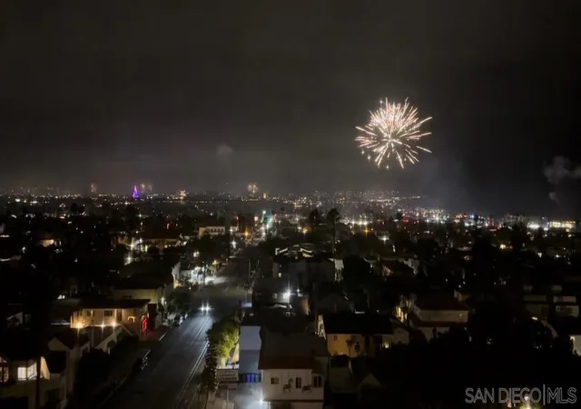 2nd image of 4944 Cass St, San Diego, CA 92109