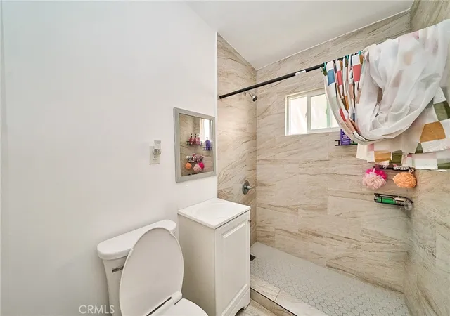 4th image of 2001 W Myrtle, Santa Ana, CA 92703 | MLS# TR26168504
