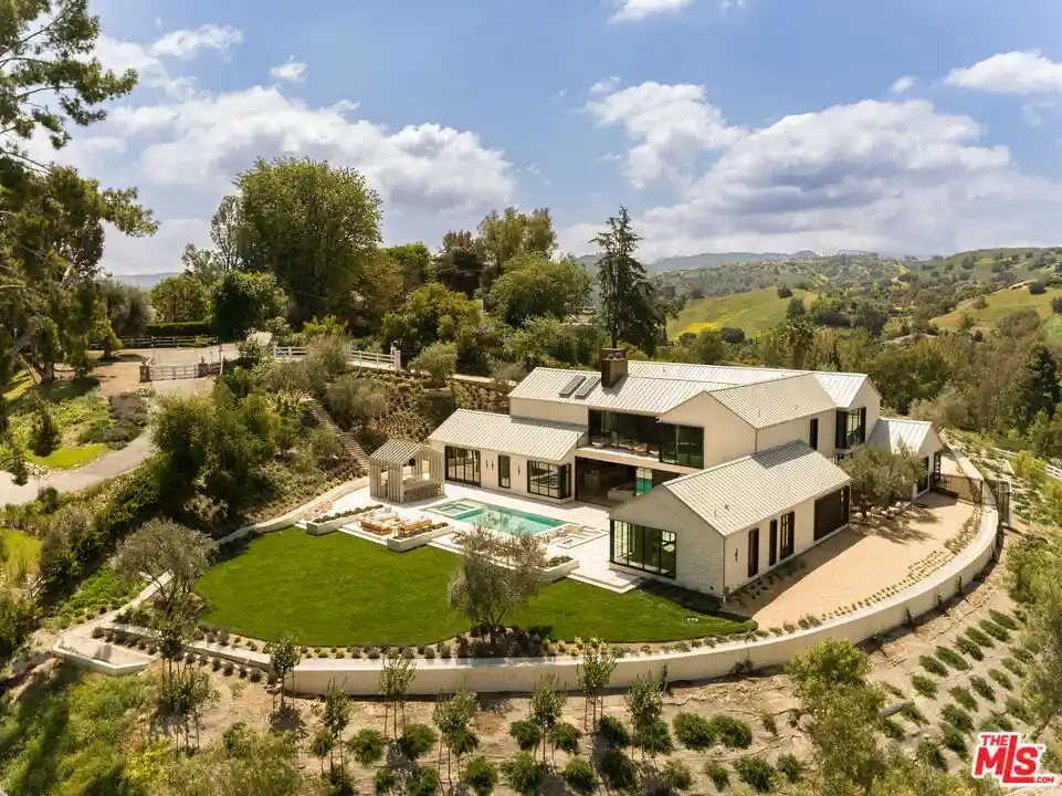 Photo 1 of Mansion for sale at 24172 Lupin Hl Rd, Hidden Hills, CA 91302 | MLS# 26866701 | Listing updated on 2026-10-14