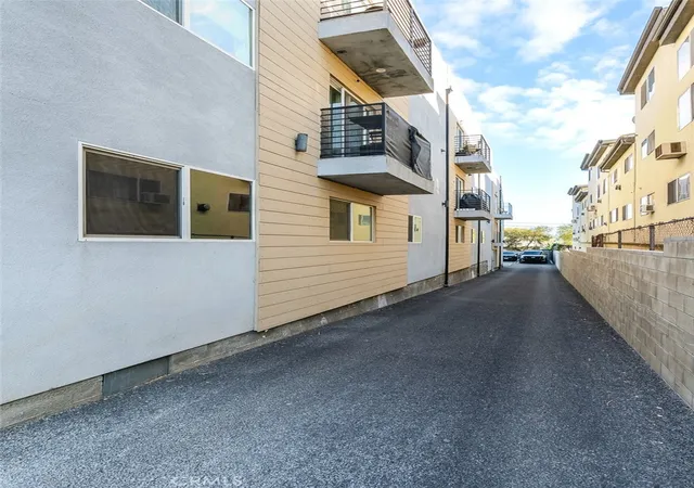 Photo 3 of Multi family home for sale at 3324 Chapman, Los Angeles, CA 90065 | MLS# AR26168951 | Listing updated on 2026-09-29