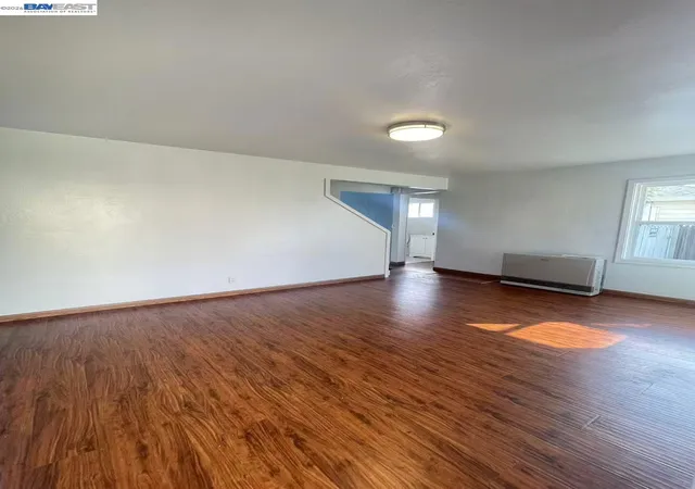 Photo 2 of Sale Pending at 318 Cypress St #D, Alameda, CA 94501 | MLS# 41143709 | Listing updated on 2026-09-02