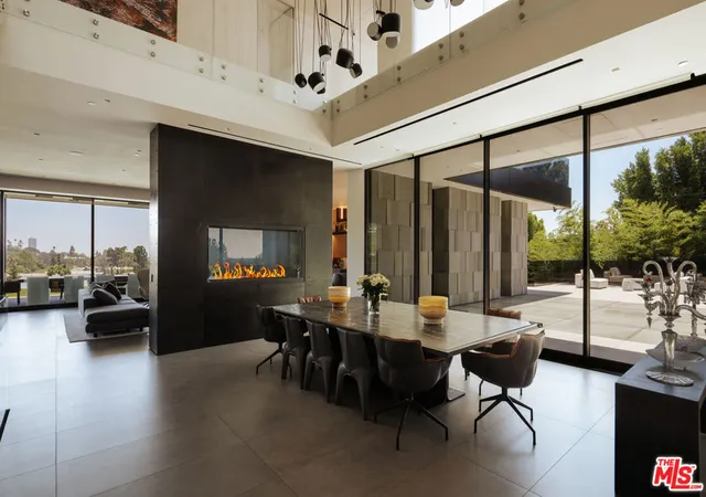 Photo 4 of Single family home for sale at 1140 Summit Dr, Beverly Hills, CA 90210 | MLS# 26866007 | Listing updated on 2026-09-01