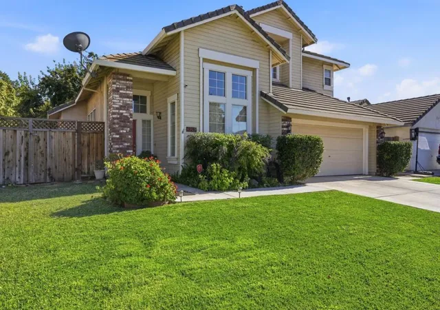 1st image of 725 Everest St, Los Banos, CA 93635 | MLS# ML82056382