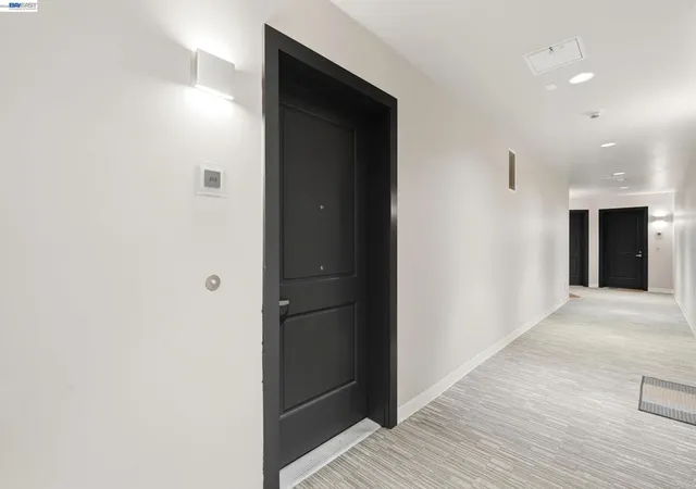 Listing Photo 5 - Condo for sale in building located at 3535 Wawona St, San Francisco, CA 94116 - Unit #315