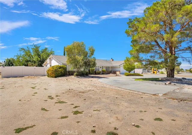 Photo 3 of Single family home for sale at 20187 Itasca Rd, Apple Valley, CA 92308 | MLS# HD26169047 | Listing updated on 2026-09-21