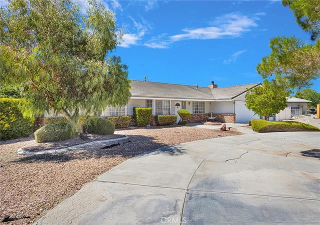 Photo 3 of Single family home for sale at 20187 Itasca Rd, Apple Valley, CA 92308 | MLS# HD26169047 | Listing updated on 2026-09-21