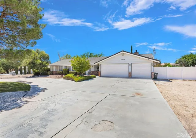 Photo 4 of Single family home for sale at 20187 Itasca Rd, Apple Valley, CA 92308 | MLS# HD26169047 | Listing updated on 2026-09-21