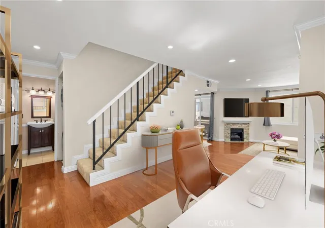 Photo 3 of Townhouse for sale at 528 E San Jose Ave #110, Burbank, CA 91501 | MLS# BB26166600 | Listing updated on 2026-09-19