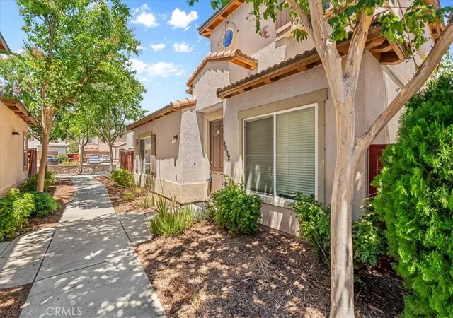 3rd image of 4032 Alicia Ct, Riverside, CA 92501 | MLS# IV26168799