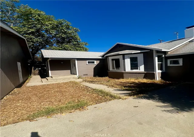 Photo 3 of Single family home for sale at 1322 Quincy, Bakersfield, CA 93305 | MLS# CV26169135 | Listing updated on 2026-09-09