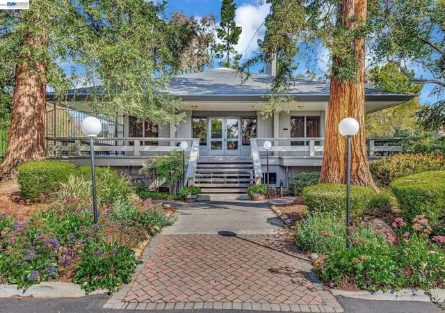 2nd image of 121 Buckingham Dr, Santa Clara, CA 95051