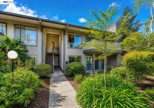 2nd image of 121 Buckingham Dr #25, Santa Clara, CA 95051 | MLS# 41143729