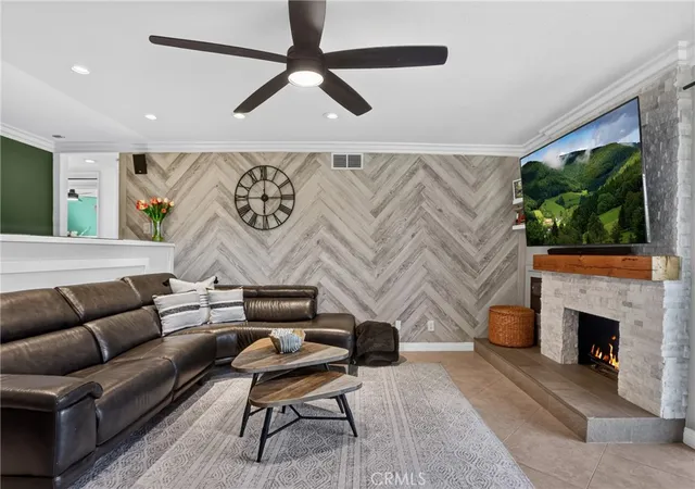 Photo 3 of Condo for sale at 27871 Esporlas, Mission Viejo, CA 92692 | MLS# OC26167197 | Listing updated on 2026-10-01