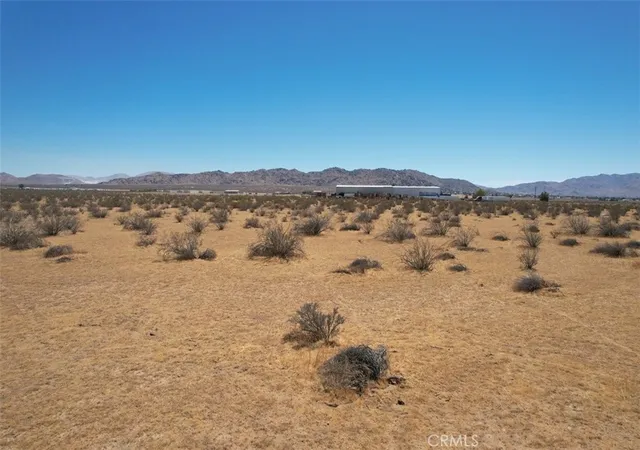 5th image of 8 Falchion Rd, Apple Valley, CA 92307 | MLS# CV26168569