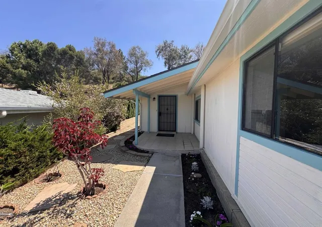 3rd image of 2289 Bryant Dr, Carlsbad, CA 92008 | MLS# PTP2605870