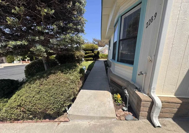 4th image of 2289 Bryant Dr, Carlsbad, CA 92008 | MLS# PTP2605870