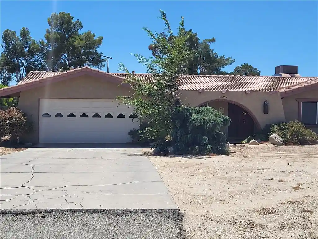 Photo 1 of Single family home for sale at 19235 Tonkawan, Apple Valley, CA 92307 | MLS# HD26168152 | Listing updated on 2026-08-29