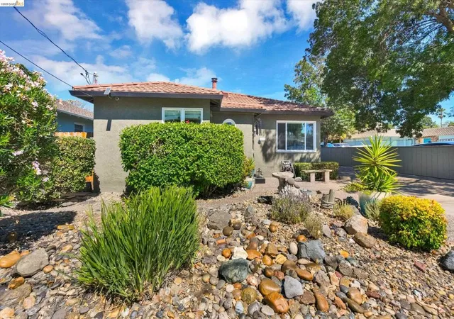 Photo 2 of Single family home for sale at 1411 C St, Antioch, CA 94509 | MLS# 41143765 | Listing updated on 2026-09-23