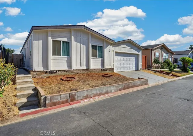 Photo 3 of Manufactured home for sale at 700 E Washington #235, Colton, CA 92324 | MLS# CV26168319 | Listing updated on 2026-09-29