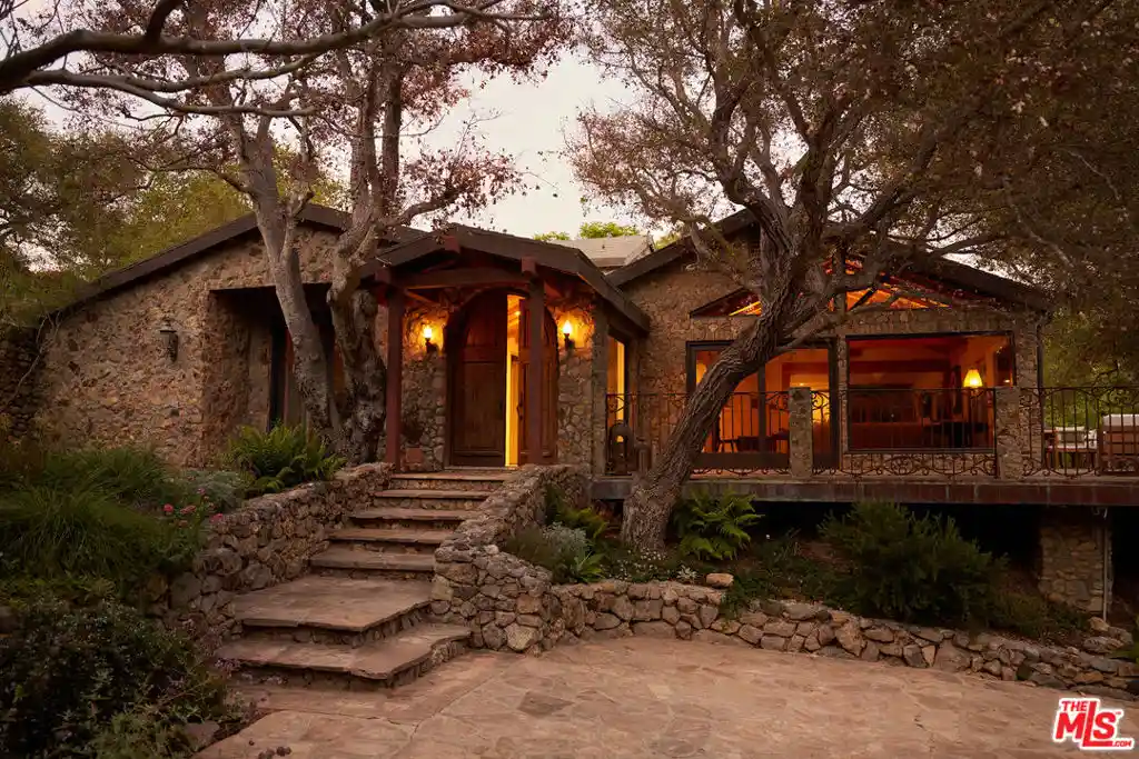 Photo 1 of Single family home for sale at 6208 Delaplane Rd, Malibu, CA 90265 | MLS# 26868077 | Listing updated on 2026-10-14