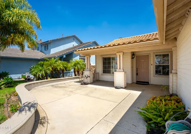 3rd image of 2105 Lanyard Wy, Oxnard, CA 93035 | MLS# V1-37981