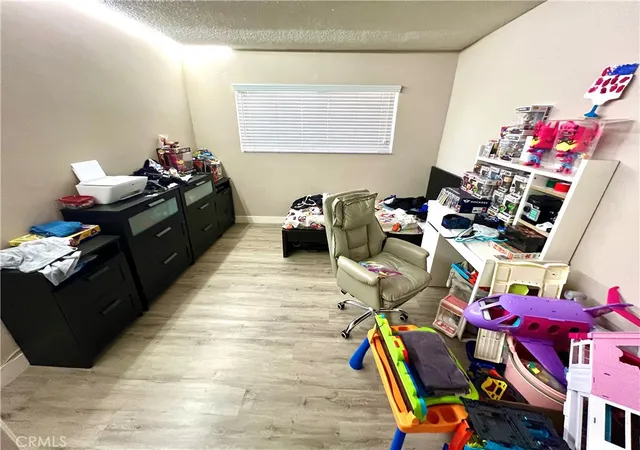 Listing Photo 5 - Condo for sale in building located at 15712 Pasadena, Tustin, CA 92780 - Unit #8