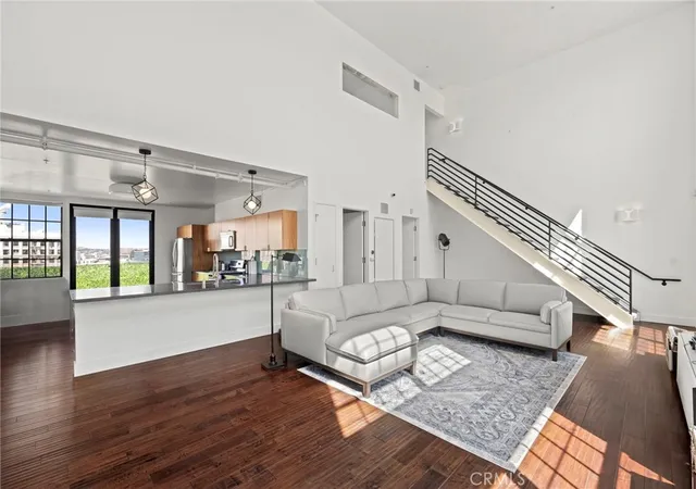 Listing Photo 4 - Condo for sale in building located at 746 S Los Angeles, Los Angeles, CA 90014 - Unit #1201