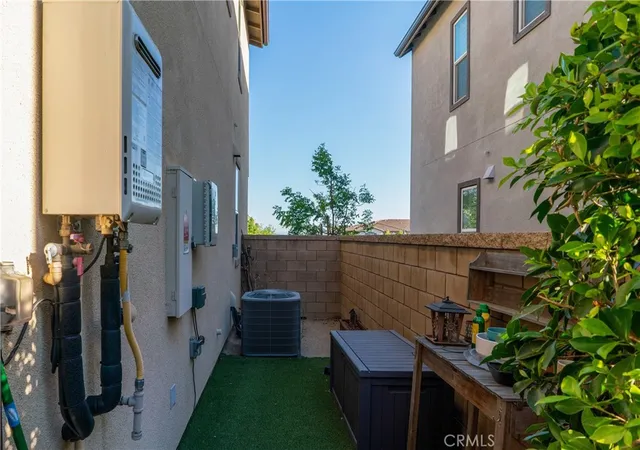 4th image of 16014 Parkhouse #2, Fontana, CA 92336 | MLS# CV26169651