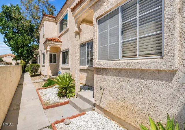 3rd image of 13912 Mcclure Ave #6, Paramount, CA 90723 | MLS# V1-37988