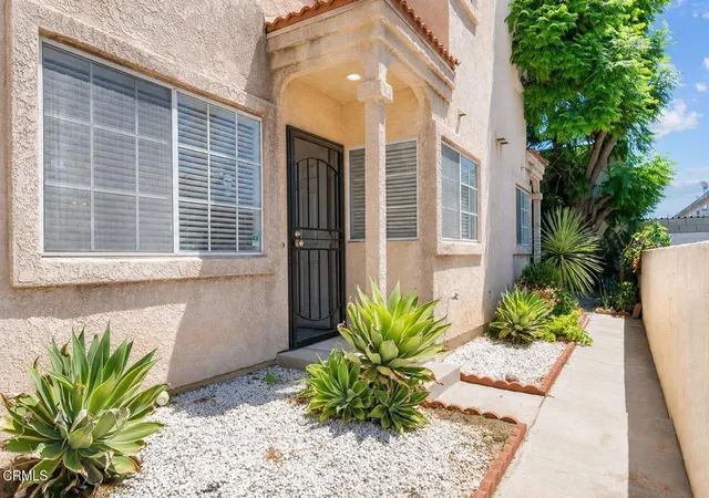 4th image of 13912 Mcclure Ave #6, Paramount, CA 90723 | MLS# V1-37988