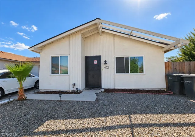 Photo 1 of Single family home for sale at 492 E Evans St, San Jacinto, CA 92583 | MLS# DW26169834 | Listing updated on 2026-10-29