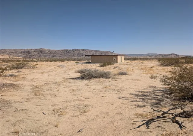 4th image of 56850 Bodick, Landers, CA 92285 | MLS# JT26169891