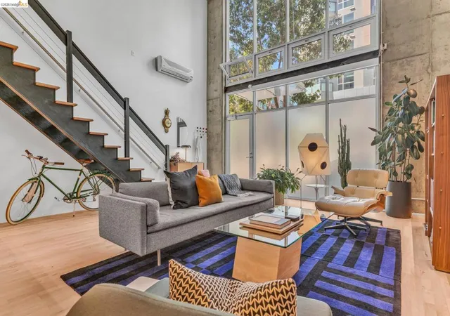 2nd image of 311 Oak St #102, Oakland, CA 94607 | MLS# 41143819