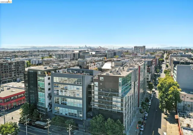 2nd image of 311 Oak St, Oakland, CA 94607