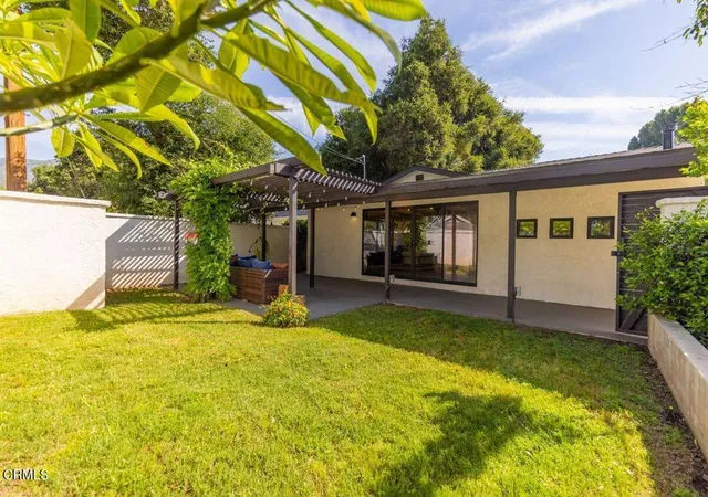 2nd image of 240 N Padre Juan Ave, Ojai, CA 93023 | MLS# V1-37994
