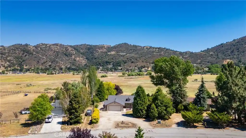 Photo 1 of Single family home for sale at 29960 Caddy Ln, Tehachapi, CA 93561 | MLS# SR26169945 | Listing updated on 2026-10-20