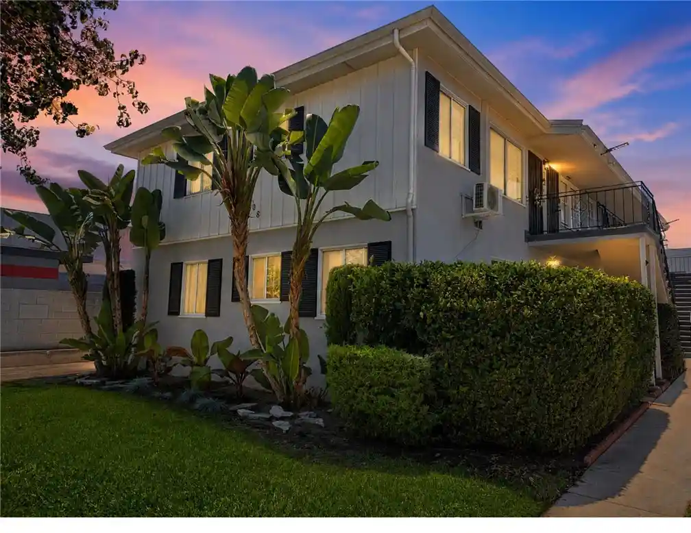 Listing Photo 2 - Condo for sale in 308 E Maple located at 308 E Maple, Glendale, CA 91205 - Unit 308 E Maple Apt 5