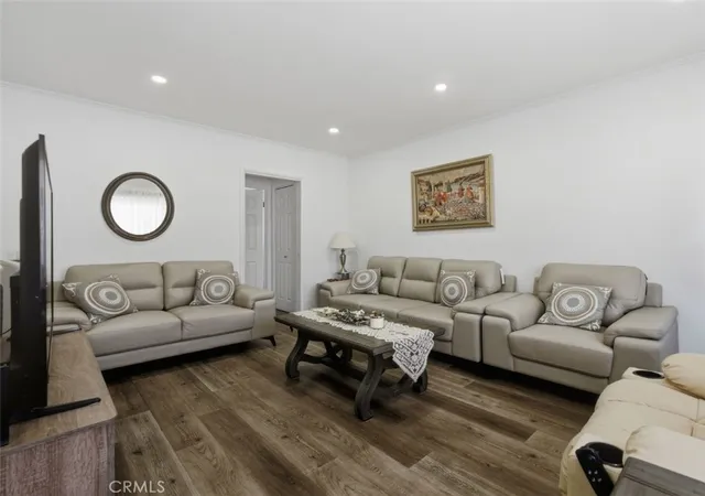 Listing Photo 4 - Condo for sale in building located at 308 E Maple, Glendale, CA 91205