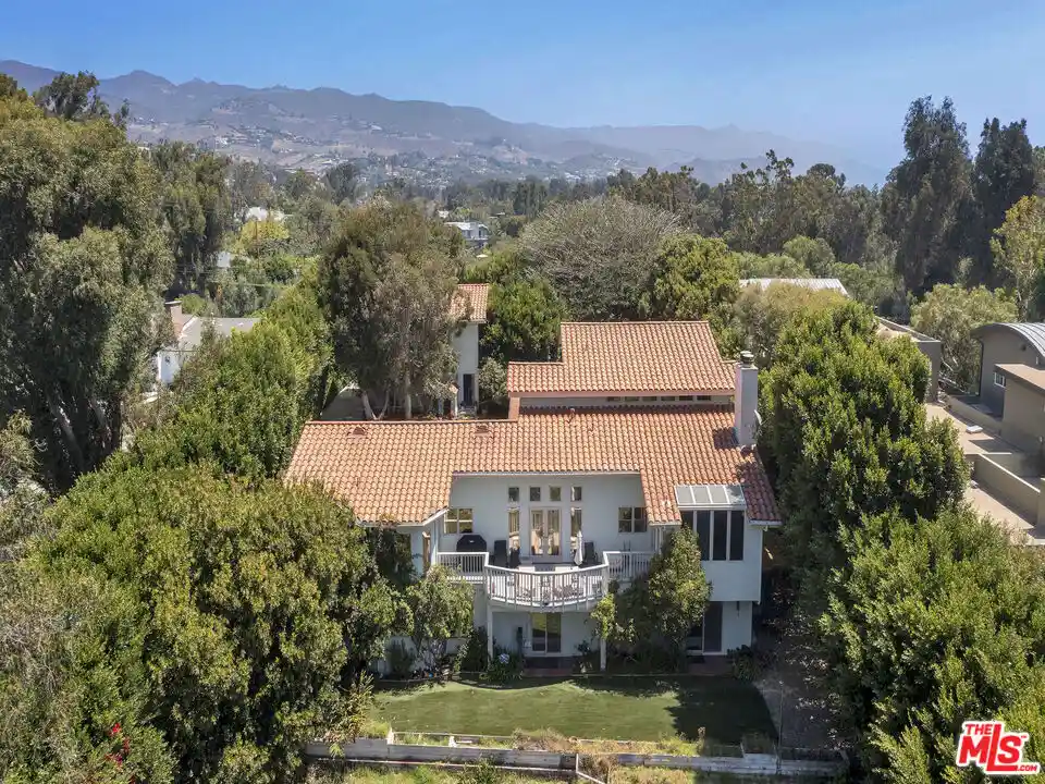 Photo 1 of Mansion for sale at 6805 Wildlife Rd, Malibu, CA 90265 | MLS# 26868169 | Listing updated on 2026-10-14