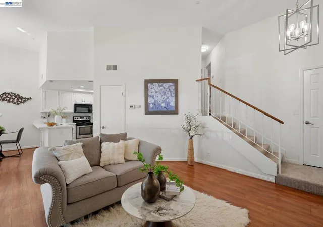 2nd image of 3474 Smoketree Commons Dr #D, Pleasanton, CA 94566 | MLS# 41143830