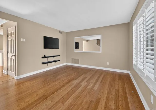 4th image of 2138 Via Robles, Oceanside, CA 92054 | MLS# NDP2607315