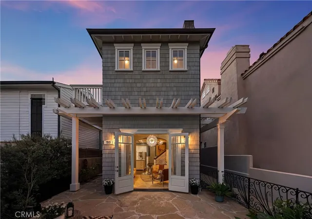 Photo 1 of Condo for sale at 713 Larkspur Ave, Corona Del Mar, CA 92625 | MLS# OC26152827 | Listing updated on 2026-10-03