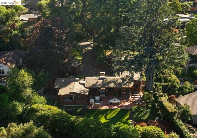 2nd image of 661 Woodmont Ave, Berkeley, CA 94708 | MLS# 41143834