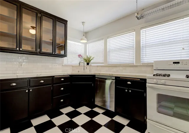 5th image of 14546 Martha, Sherman Oaks, CA 91411 | MLS# GD26168760