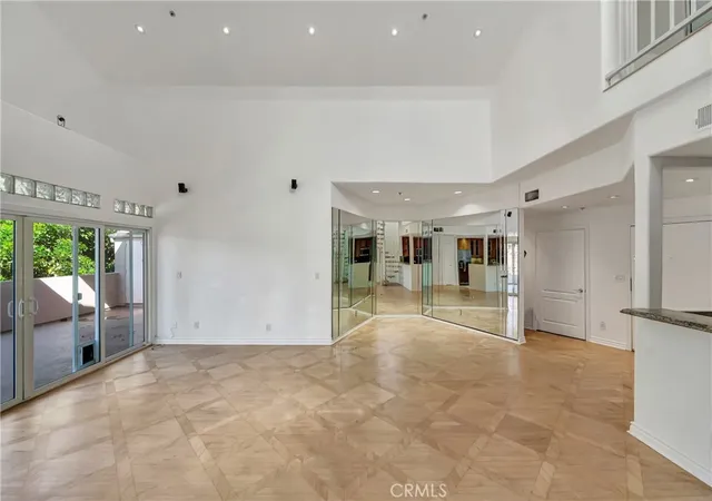 4th image of 4477 Woodman Ave #305, Sherman Oaks, CA 91423 | MLS# SR26170146