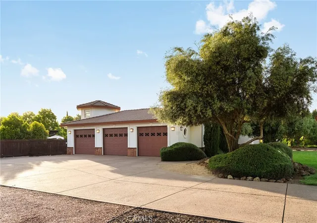 Photo 4 of Sale Pending at 13940 Lindbergh Cir, Chico, CA 95973 | MLS# SN26170107 | Listing updated on 2026-09-20