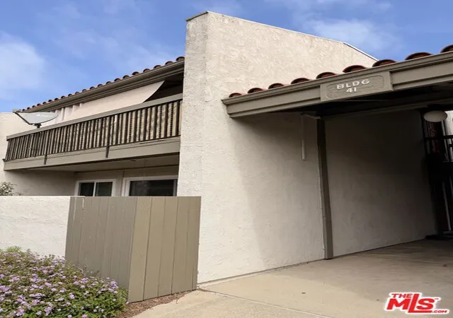 Listing Photo 4 - Condo for sale in building located at 41 Dearborn Pl, Goleta, CA 93117 - Unit #67