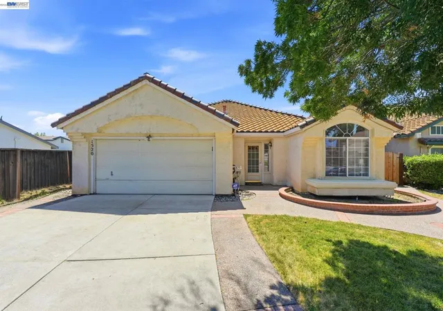 1st image of 1520 Deer Run Ln, Tracy, CA 95376 | MLS# 41143860