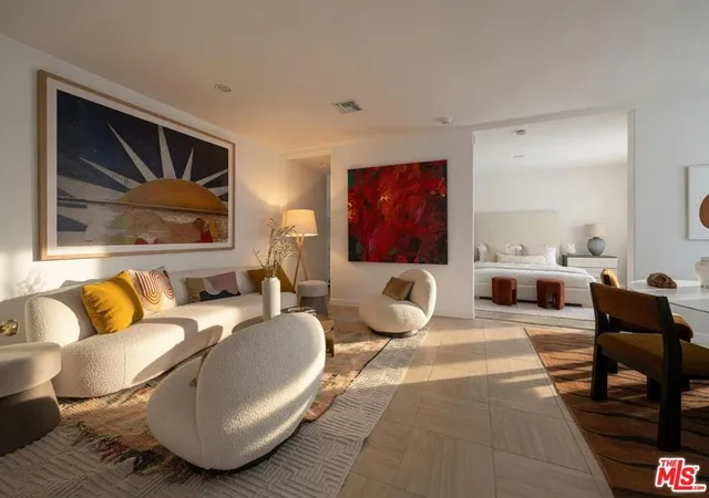 5th image of 15330 Del Gado Dr, Sherman Oaks, CA 91403 | MLS# 26868399